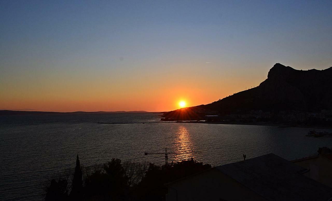 Cosy Sunset Apartment Omiš Eksteriør bilde