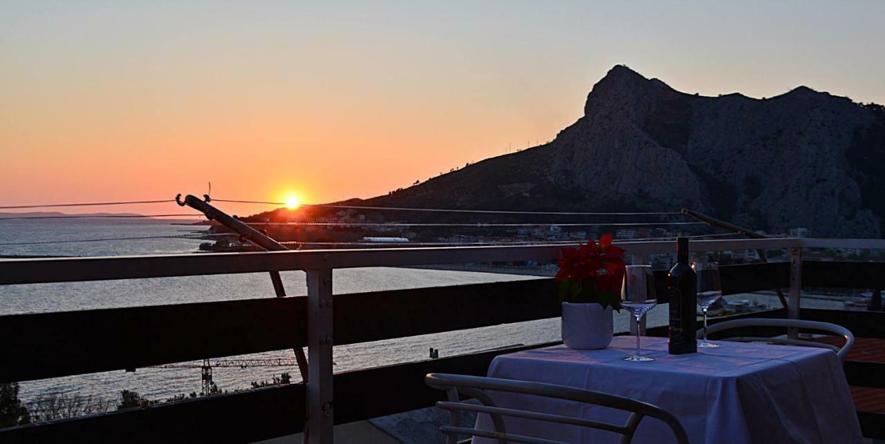 Cosy Sunset Apartment Omiš Eksteriør bilde